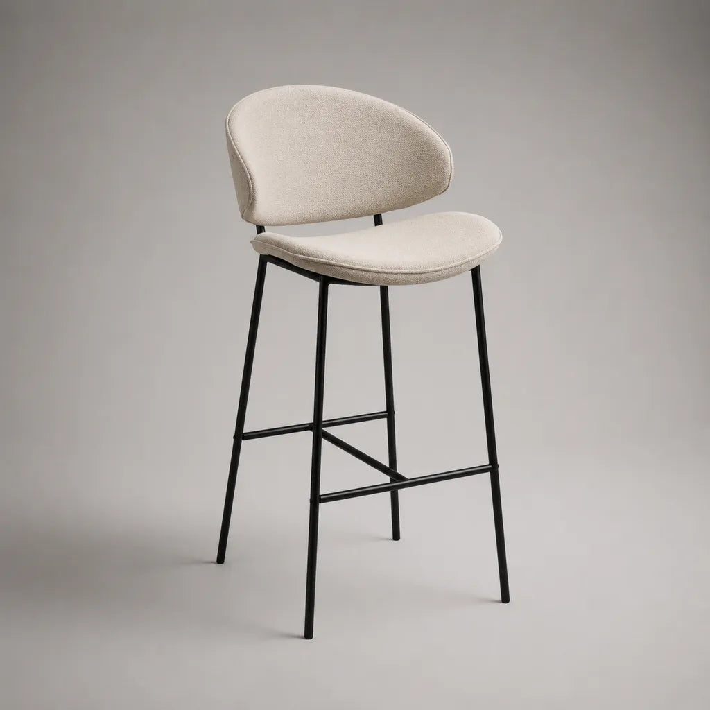 Sgabello imbottito in tessuto riccio beige e metallo nero, 52 × 55 × 98 cm