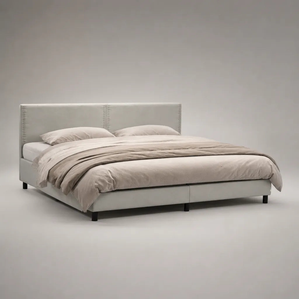 Letto matrimoniale imbottito in tessuto beige con testata in metallo nero e piedi, letto 160 × 200 cm, 169 × 212 × 100 cm dimensioni